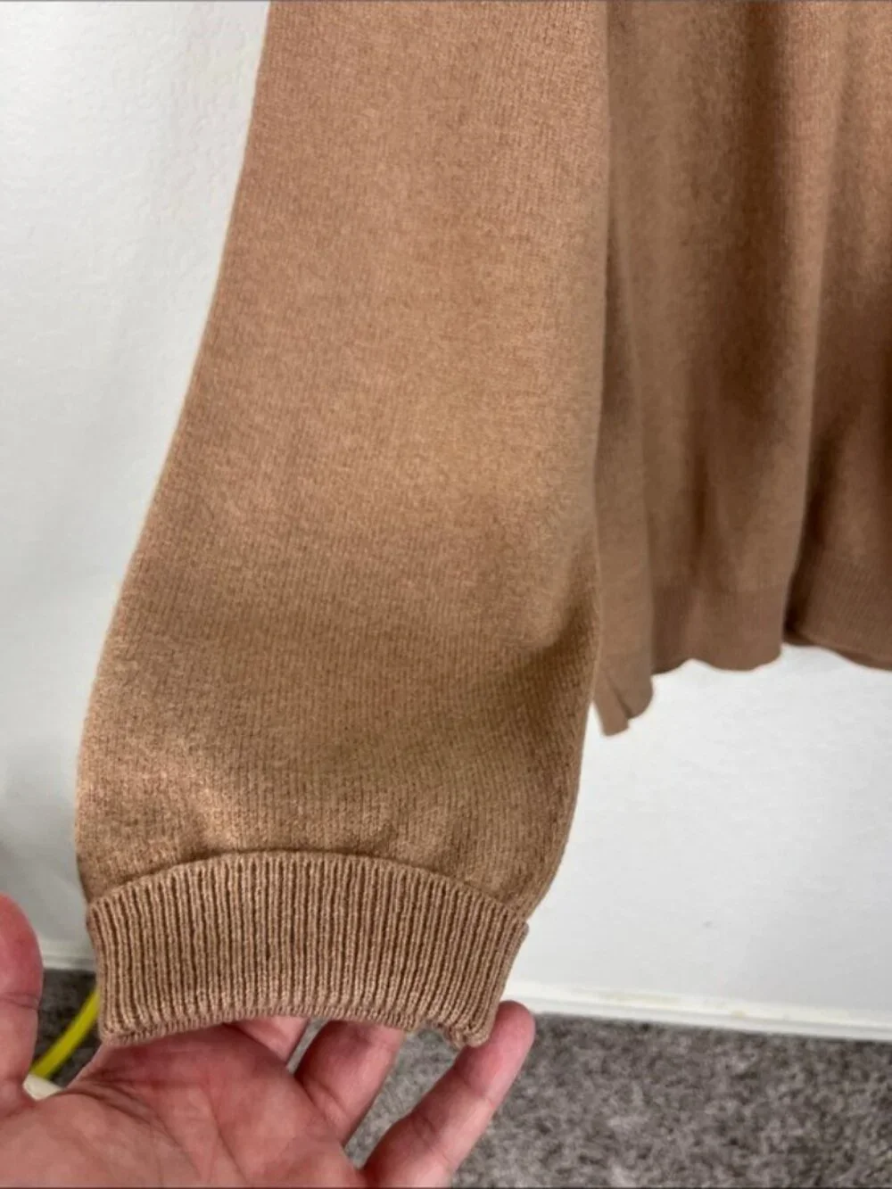 Alan Paine Lambswool V Neck Made in England Sweater in Coffee